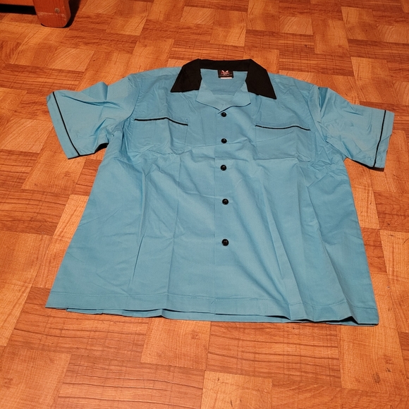 HILTON BOWLING 🎳 SHIRT 👕 - Picture 6 of 16